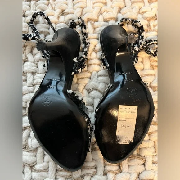 CHANEL TWEED HEELS - Picture 4 of 7